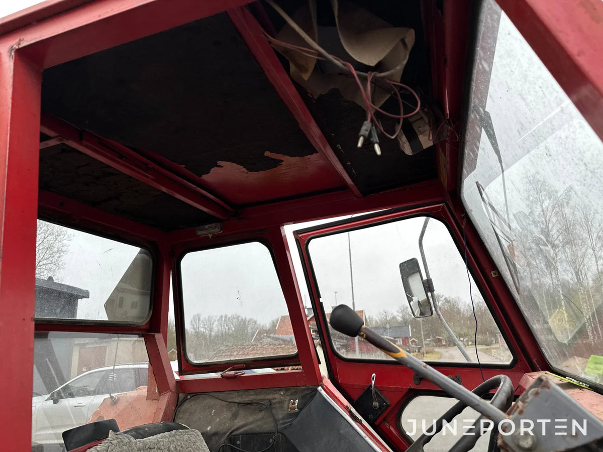 Massey Ferguson 185 S med lastare