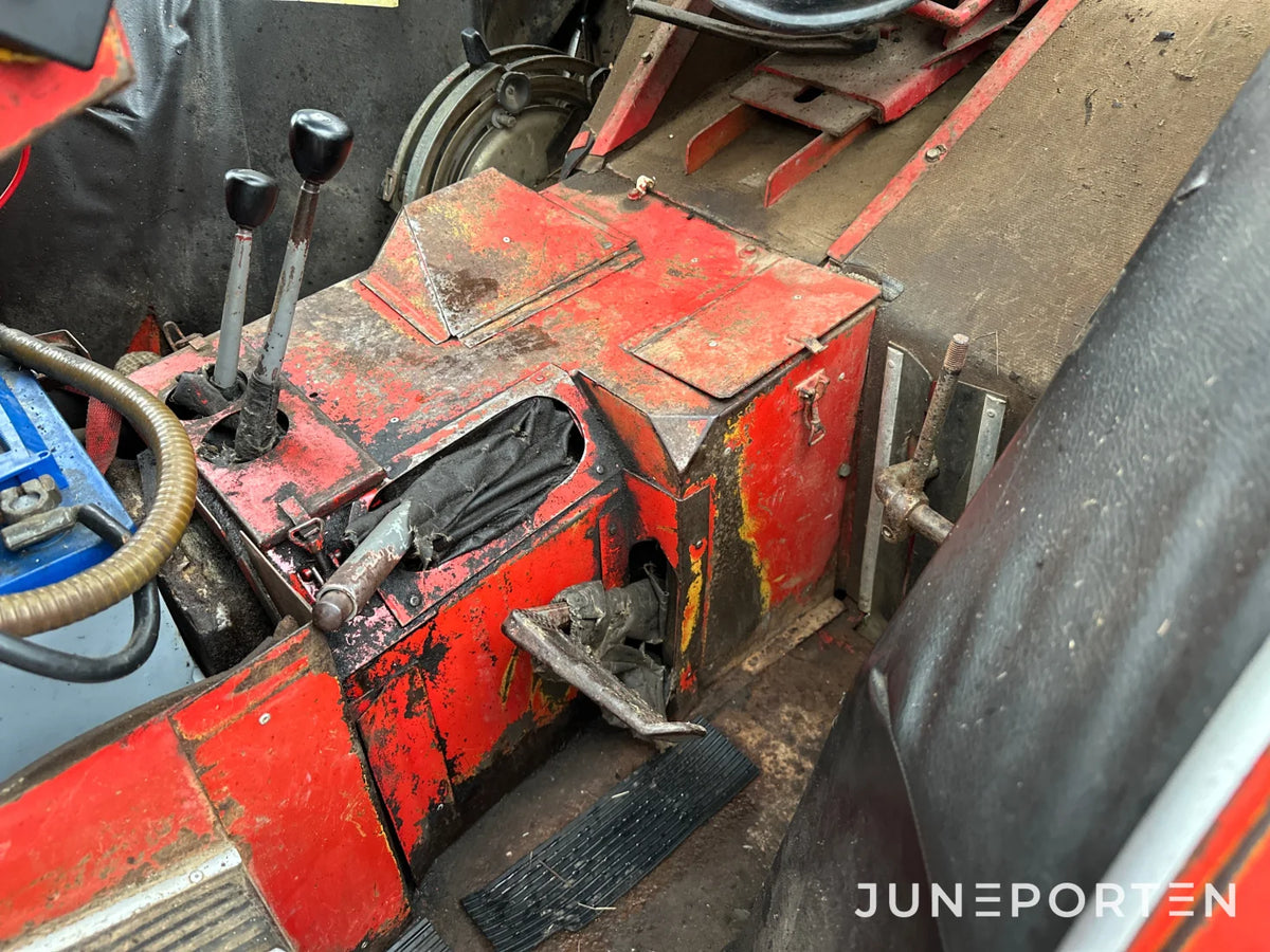 Massey Ferguson 185 S med lastare