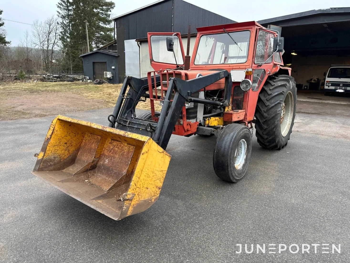 Massey Ferguson 185 S med lastare