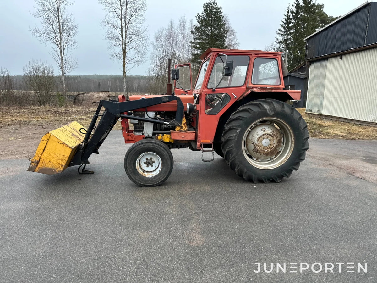 Massey Ferguson 185 S med lastare