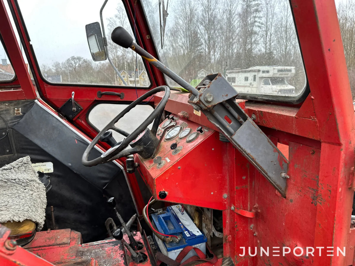 Massey Ferguson 185 S med lastare