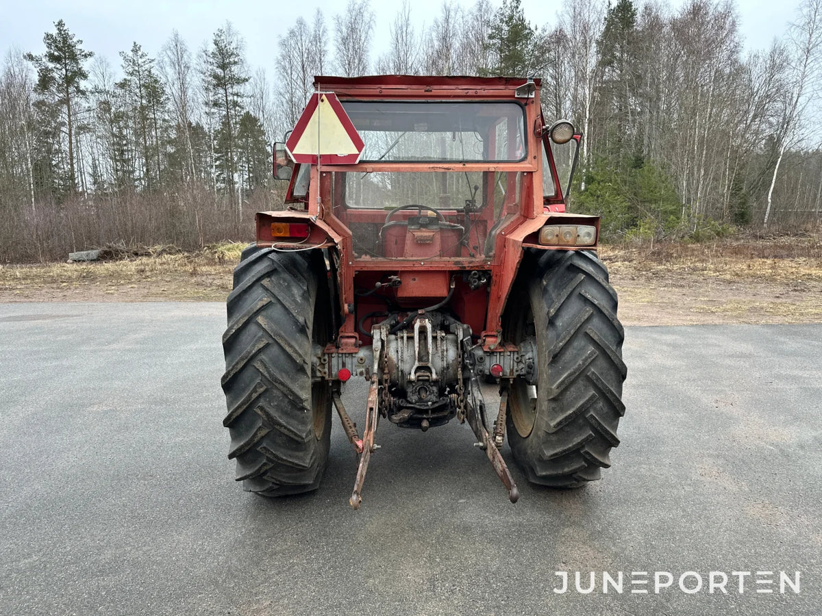 Massey Ferguson 185 S med lastare