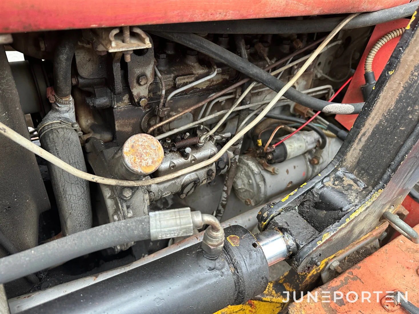 Massey Ferguson 185 S med lastare