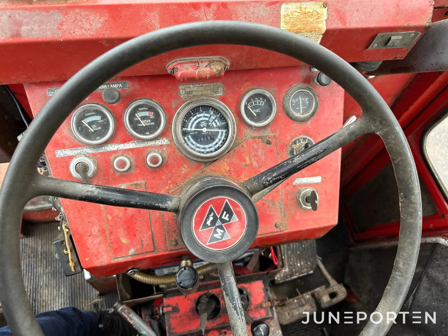 Massey Ferguson 185 S med lastare