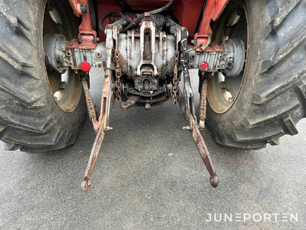 Massey Ferguson 185 S med lastare