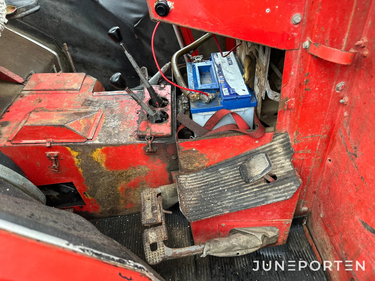 Massey Ferguson 185 S med lastare