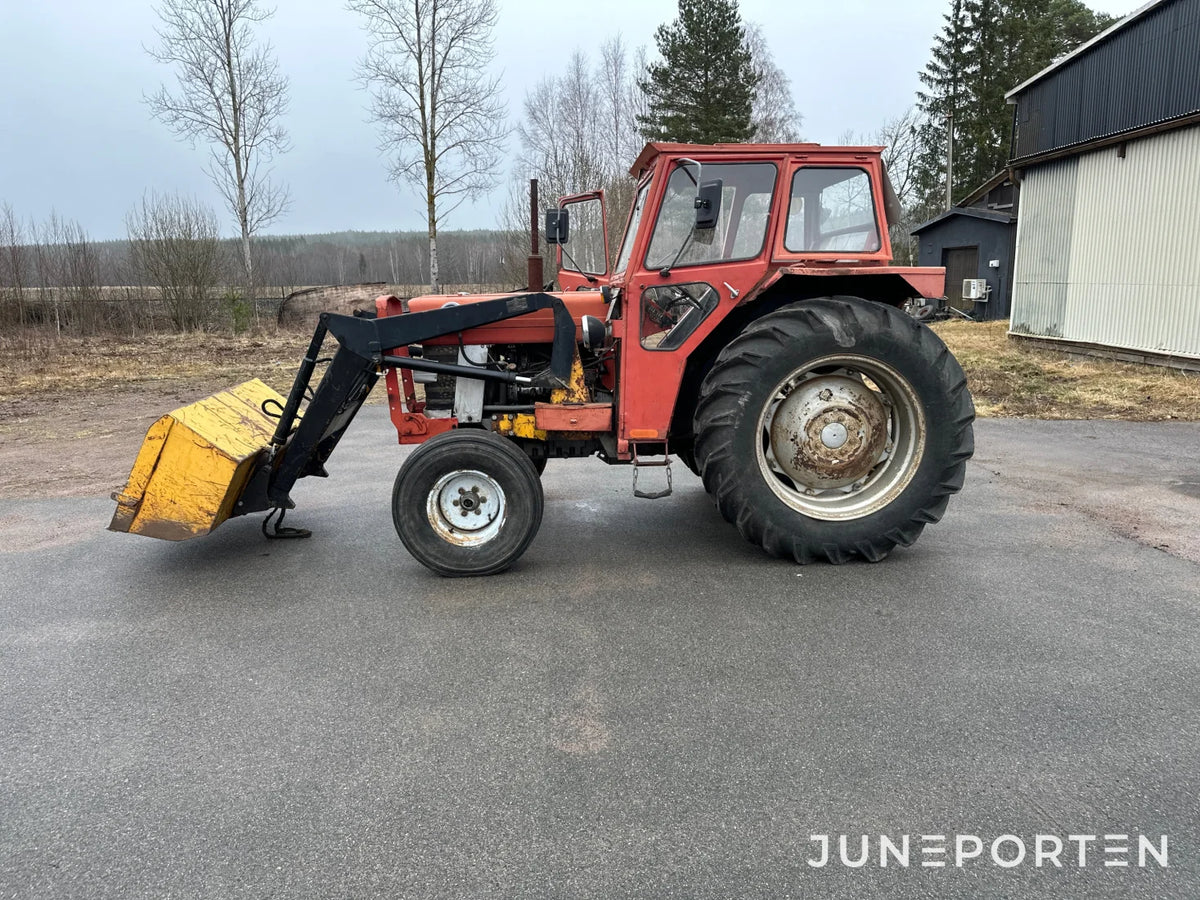 Massey Ferguson 185 S med lastare
