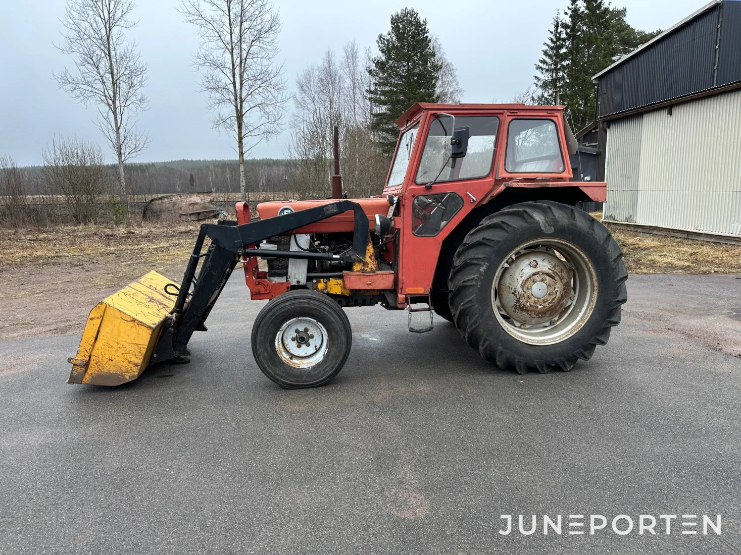 Massey Ferguson 185 S med lastare