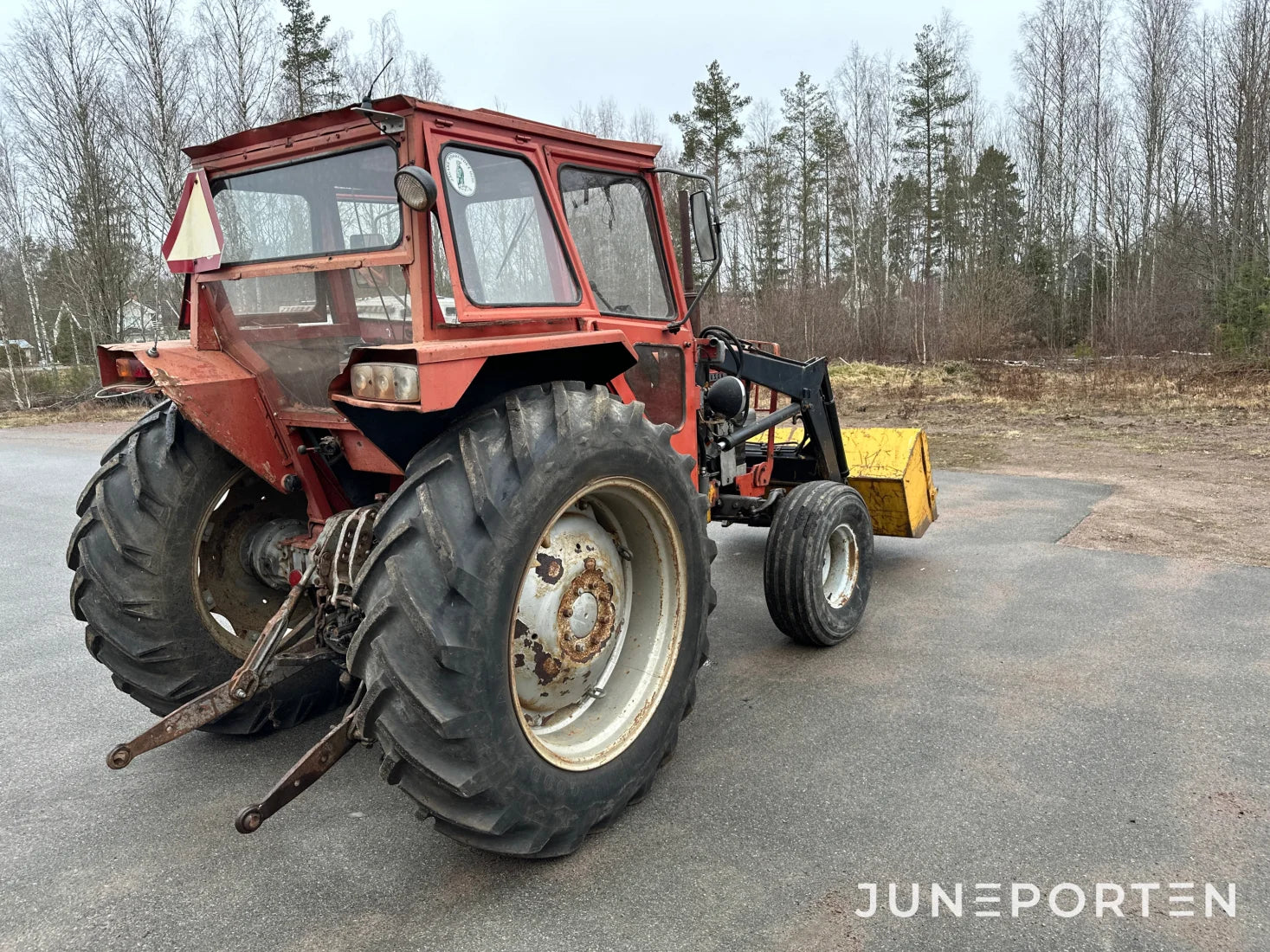 Massey Ferguson 185 S med lastare