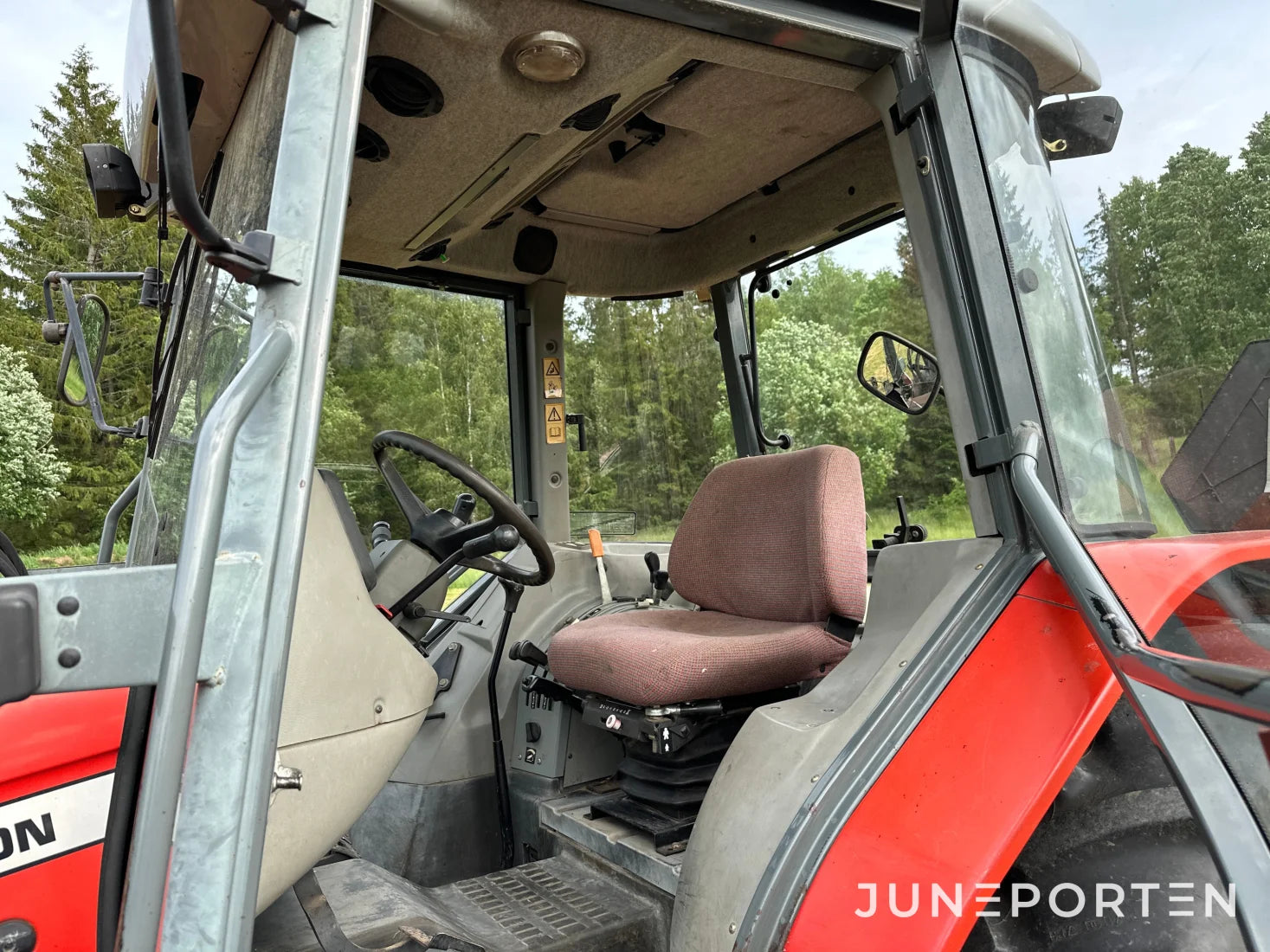 Massey Ferguson 4235 4WD med lastare