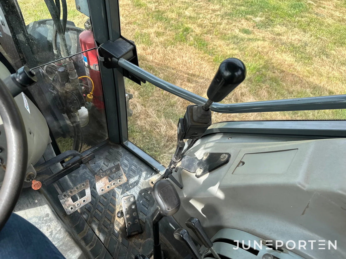 Massey Ferguson 4235 4WD med lastare