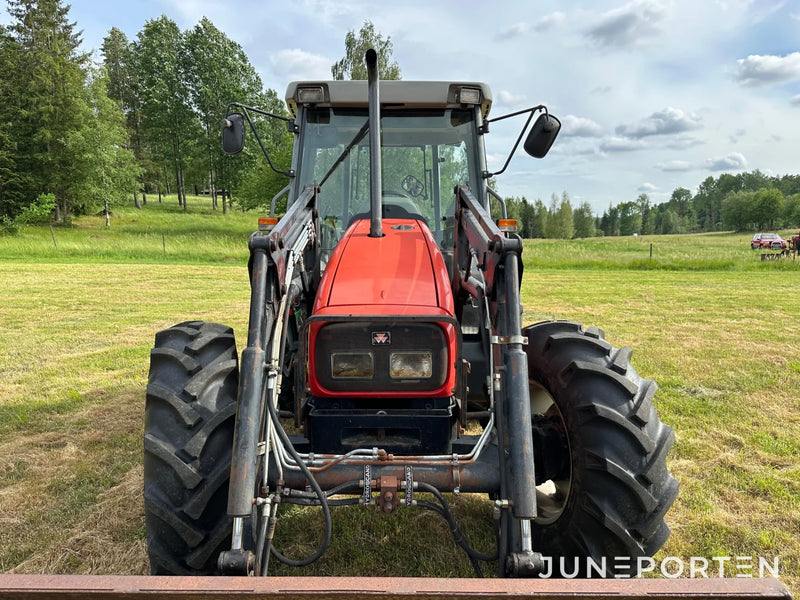 Massey Ferguson 4235 4WD med lastare