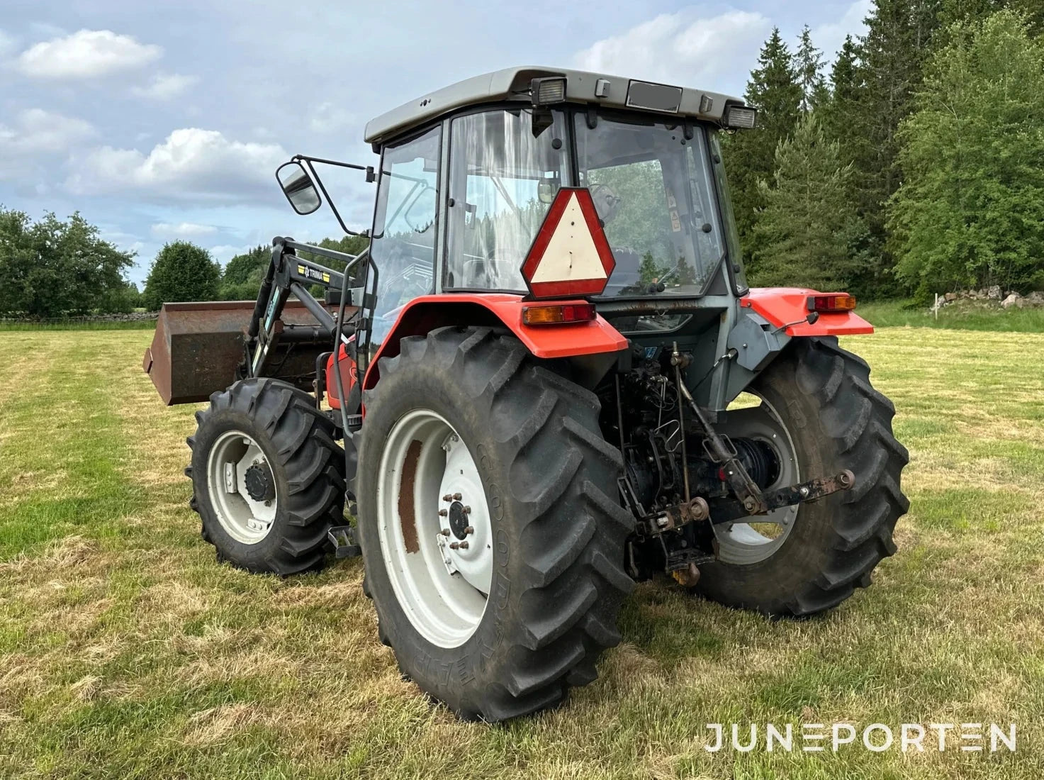 Massey Ferguson 4235 4WD med lastare