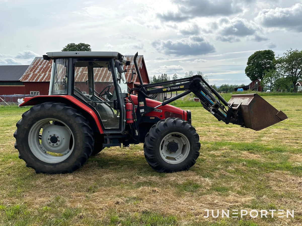 Massey Ferguson 4235 4WD med lastare
