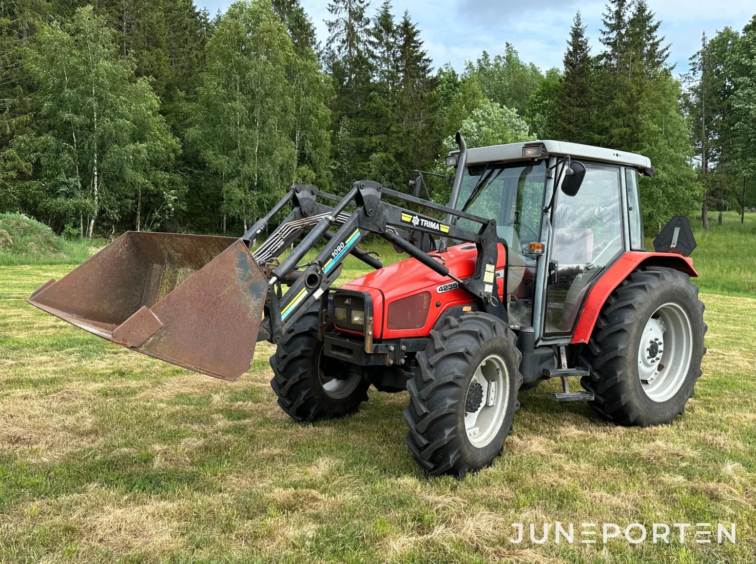 Massey Ferguson 4235 4WD med lastare