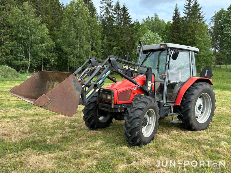 Massey Ferguson 4235 4WD med lastare
