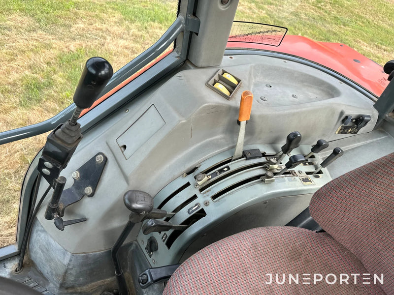 Massey Ferguson 4235 4WD med lastare