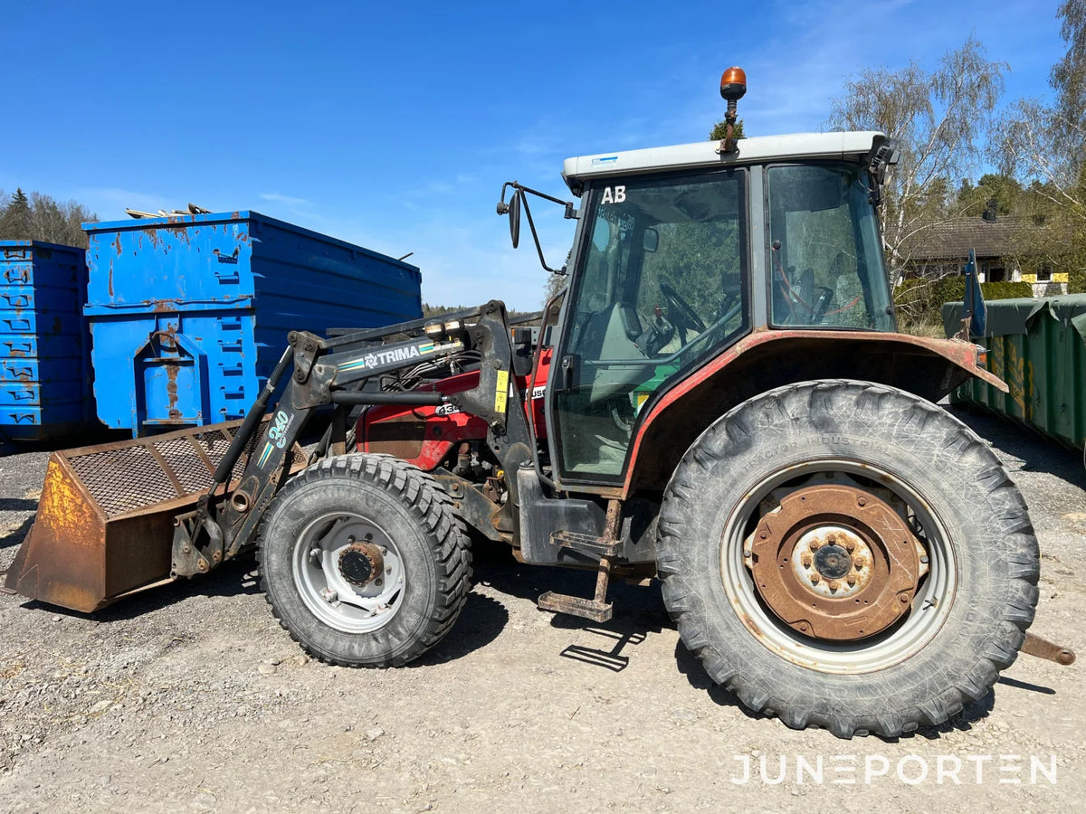Massey Ferguson 4345 med lastare och skopa