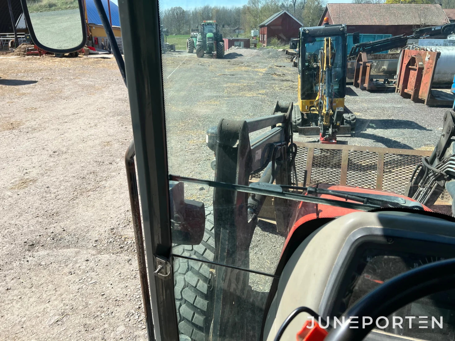 Massey Ferguson 4345 med lastare och skopa
