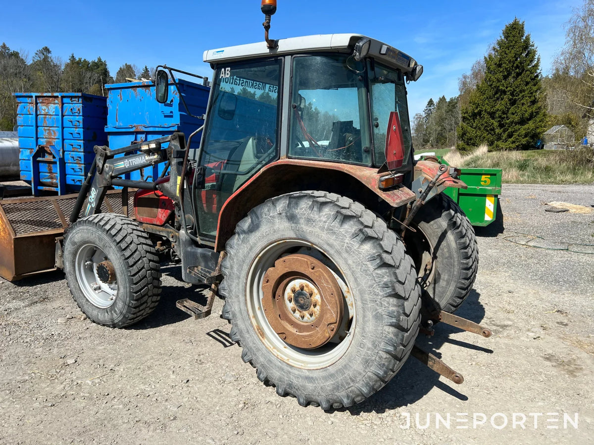 Massey Ferguson 4345 med lastare och skopa