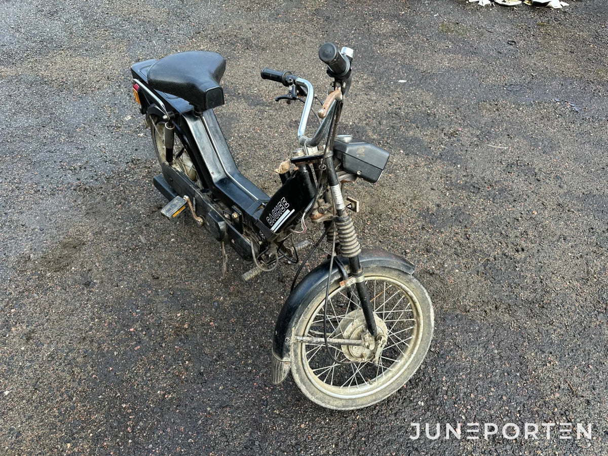Moped Baghee