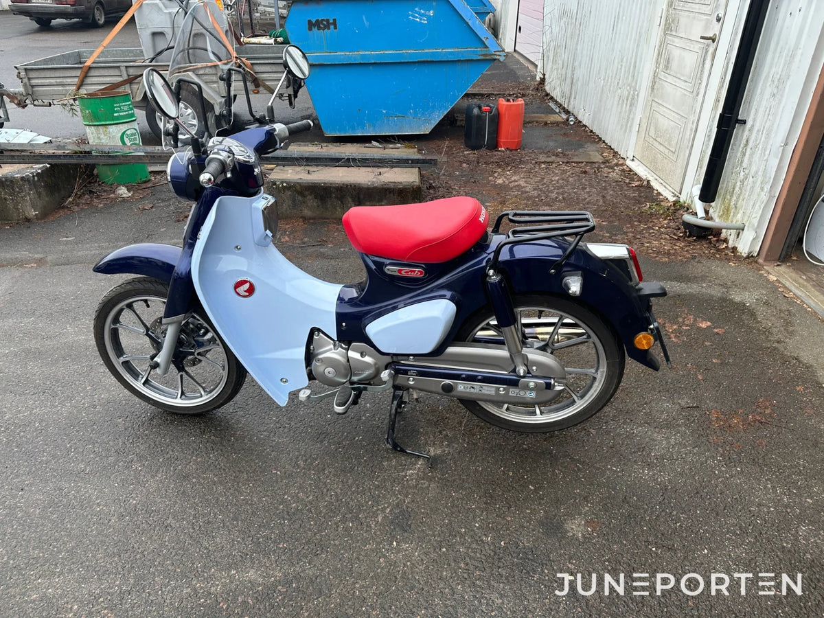 Motorcykel Honda C125