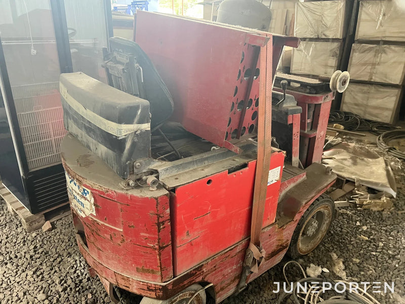 Motviktstruck med laddare