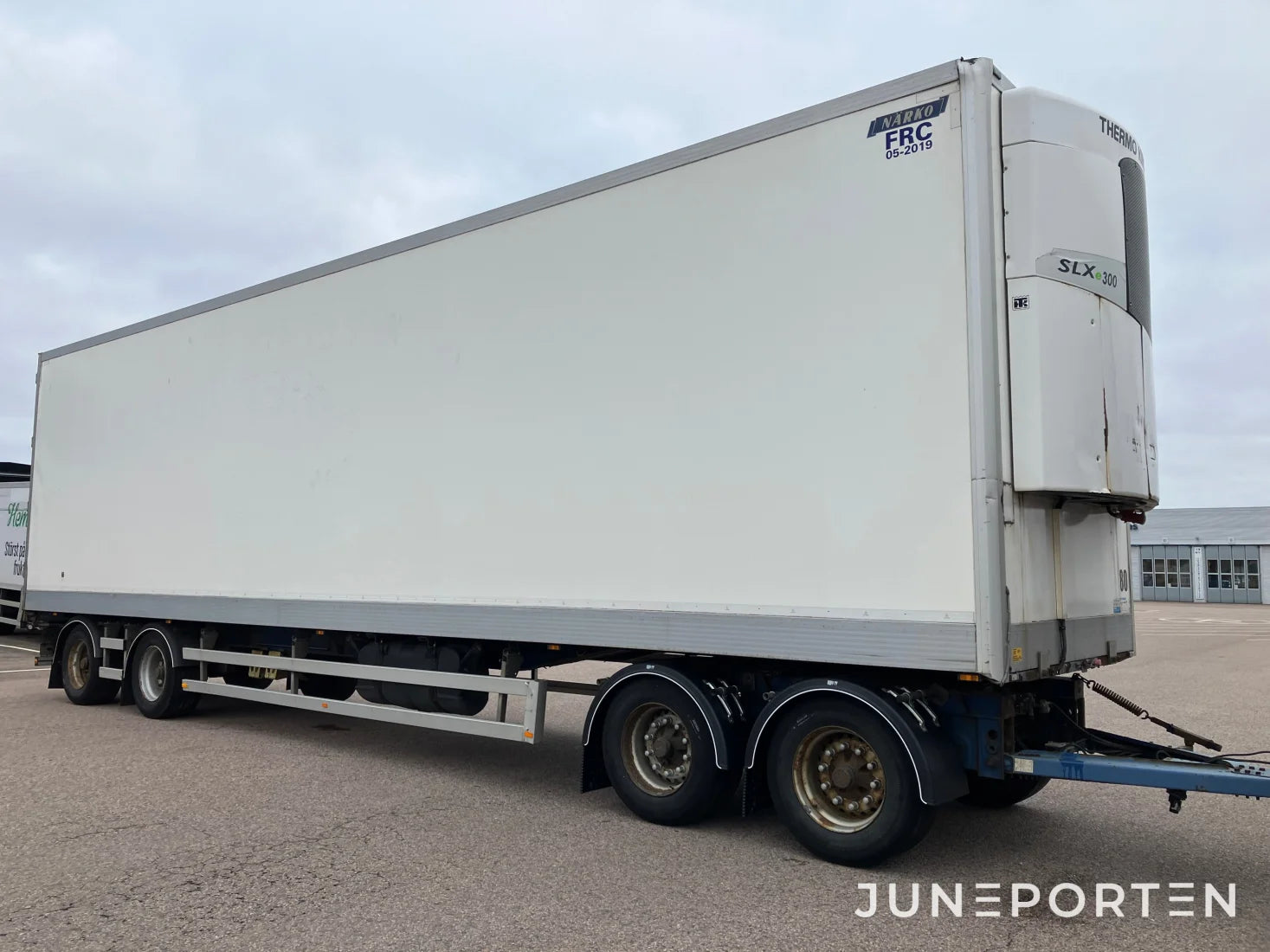 NÄRKO D4MB13R32 4-axlig släpvagn (FRC)