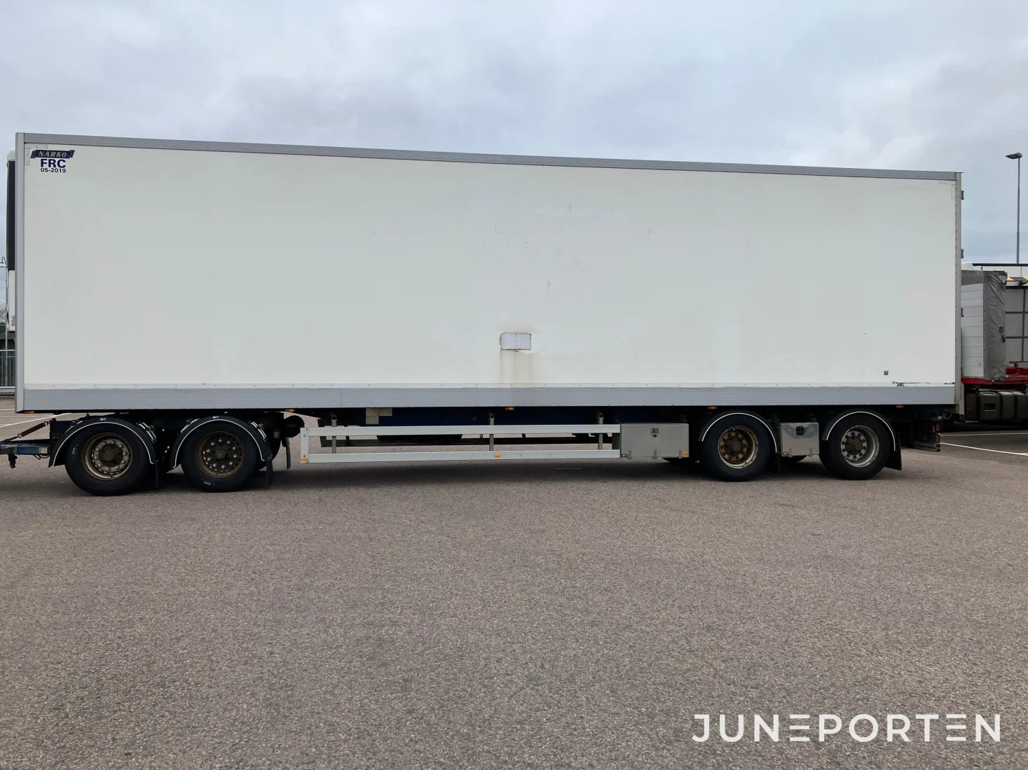 NÄRKO D4MB13R32 4-axlig släpvagn (FRC)