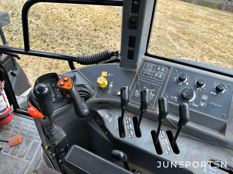 New Holland 8360 4WD