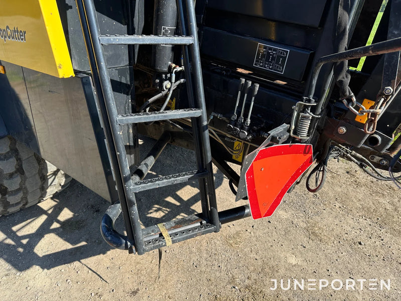 Fyrkantspress New Holland BB 9060 Cropcutter