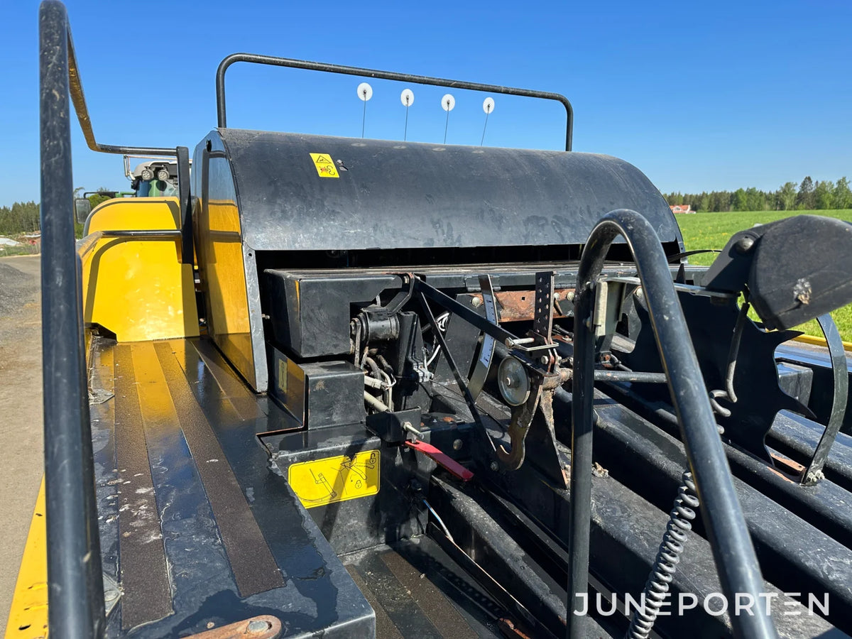 Fyrkantspress New Holland BB 9060 Cropcutter
