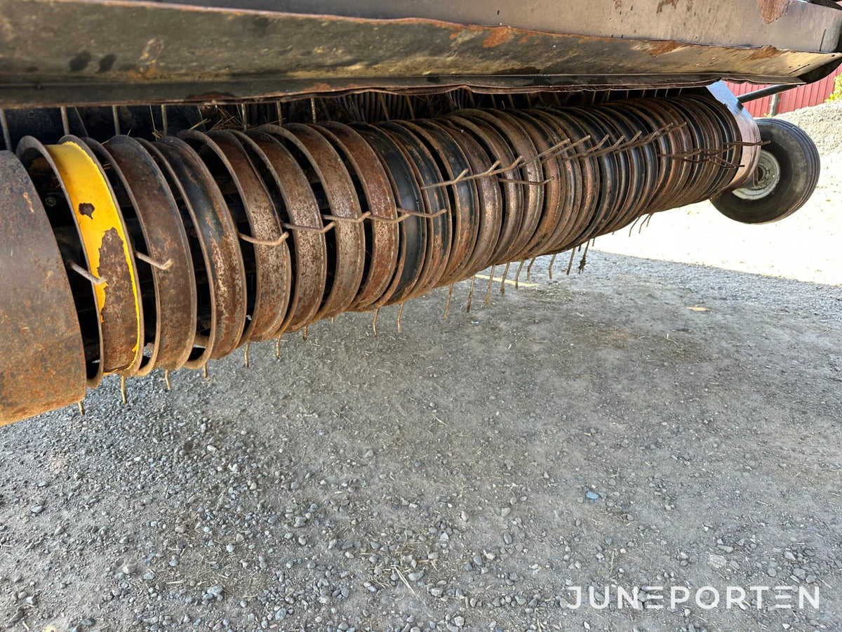 Fyrkantspress New Holland BB 9060 Cropcutter