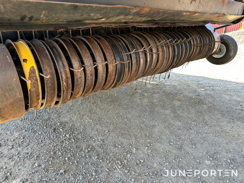 Fyrkantspress New Holland BB 9060 Cropcutter