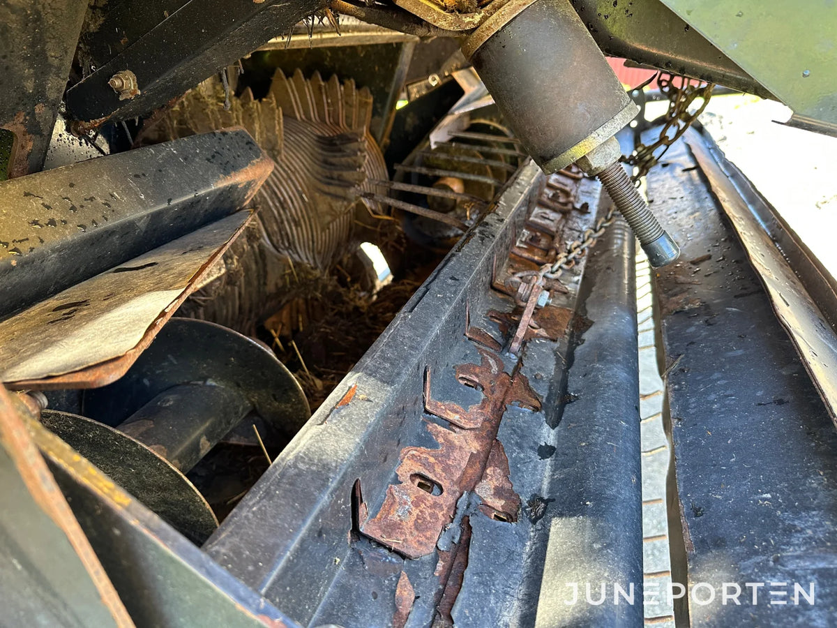 Fyrkantspress New Holland BB 9060 Cropcutter