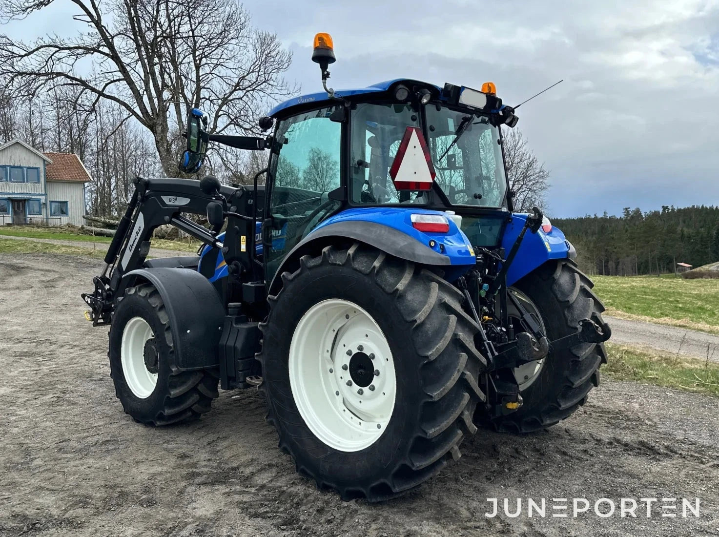 New Holland T5.115 med lastare