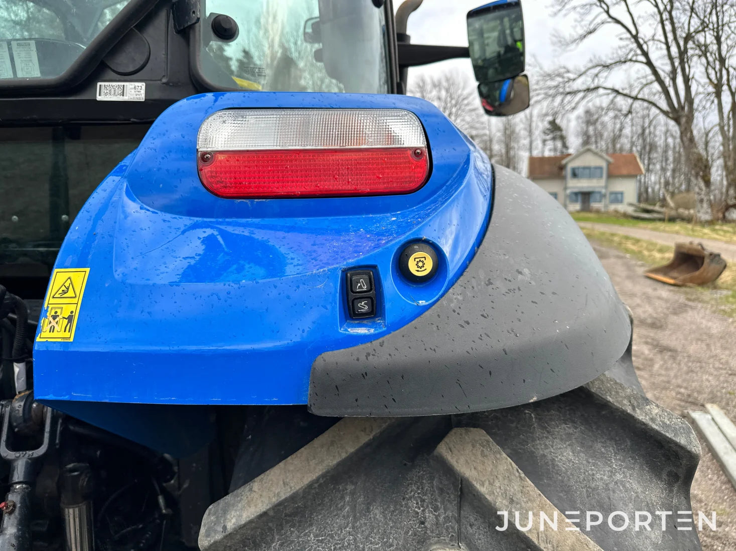 New Holland T5.115 med lastare