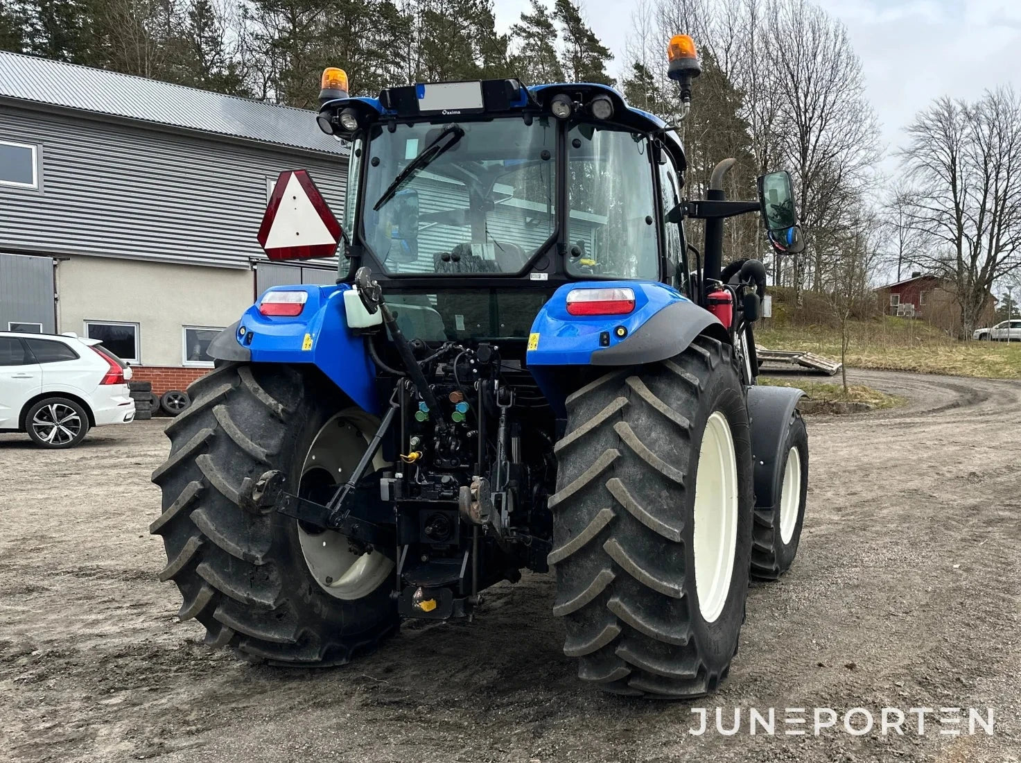 New Holland T5.115 med lastare