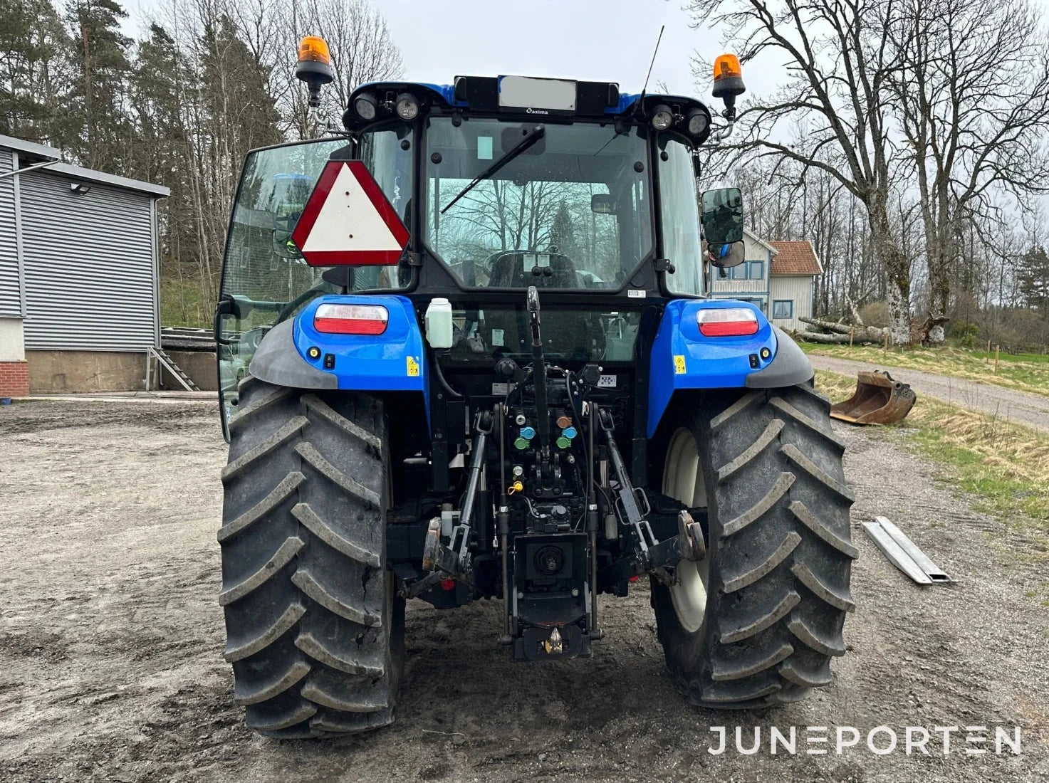 New Holland T5.115 med lastare