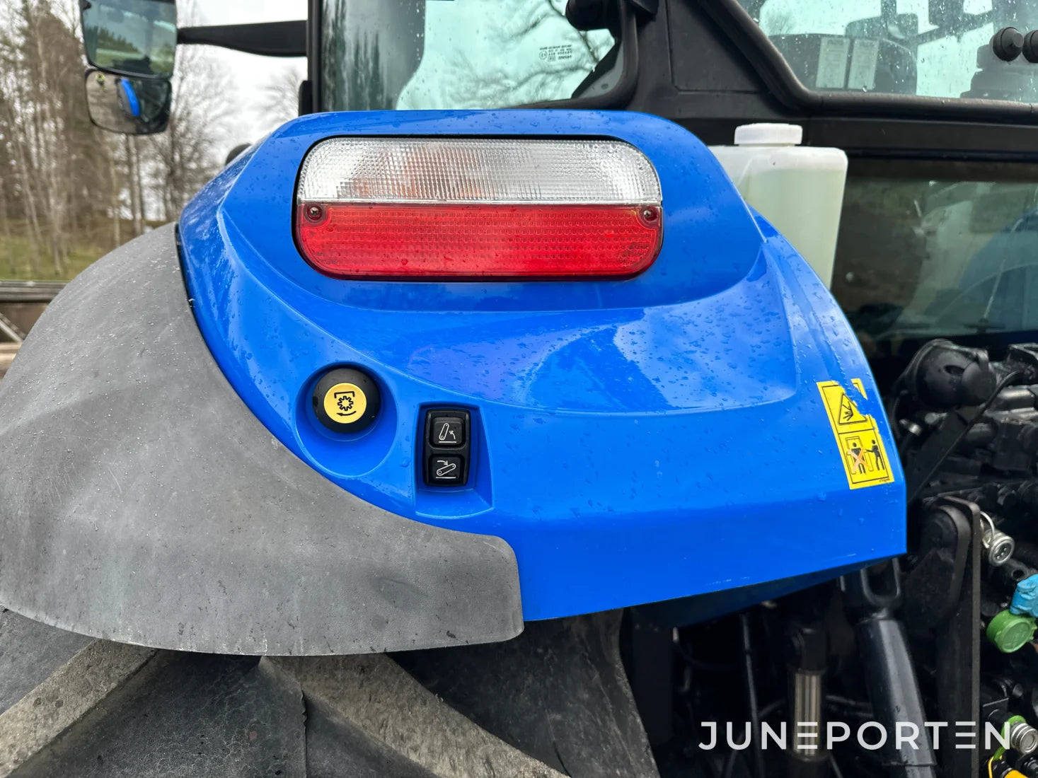 New Holland T5.115 med lastare