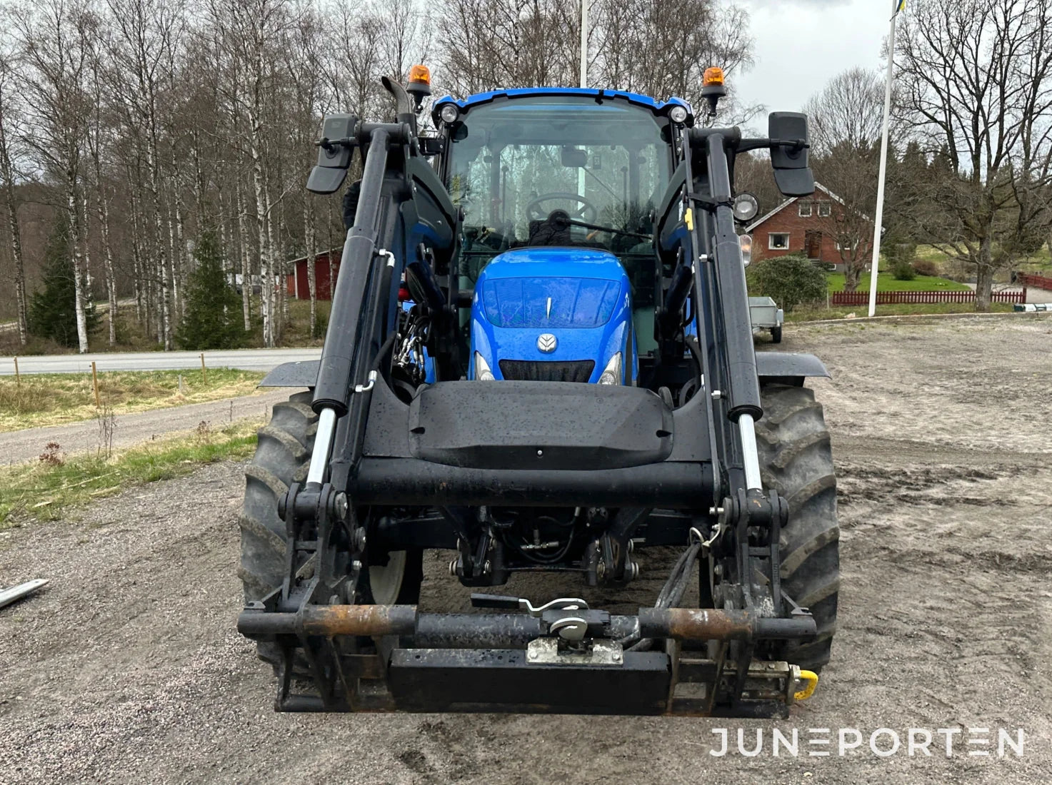 New Holland T5.115 med lastare