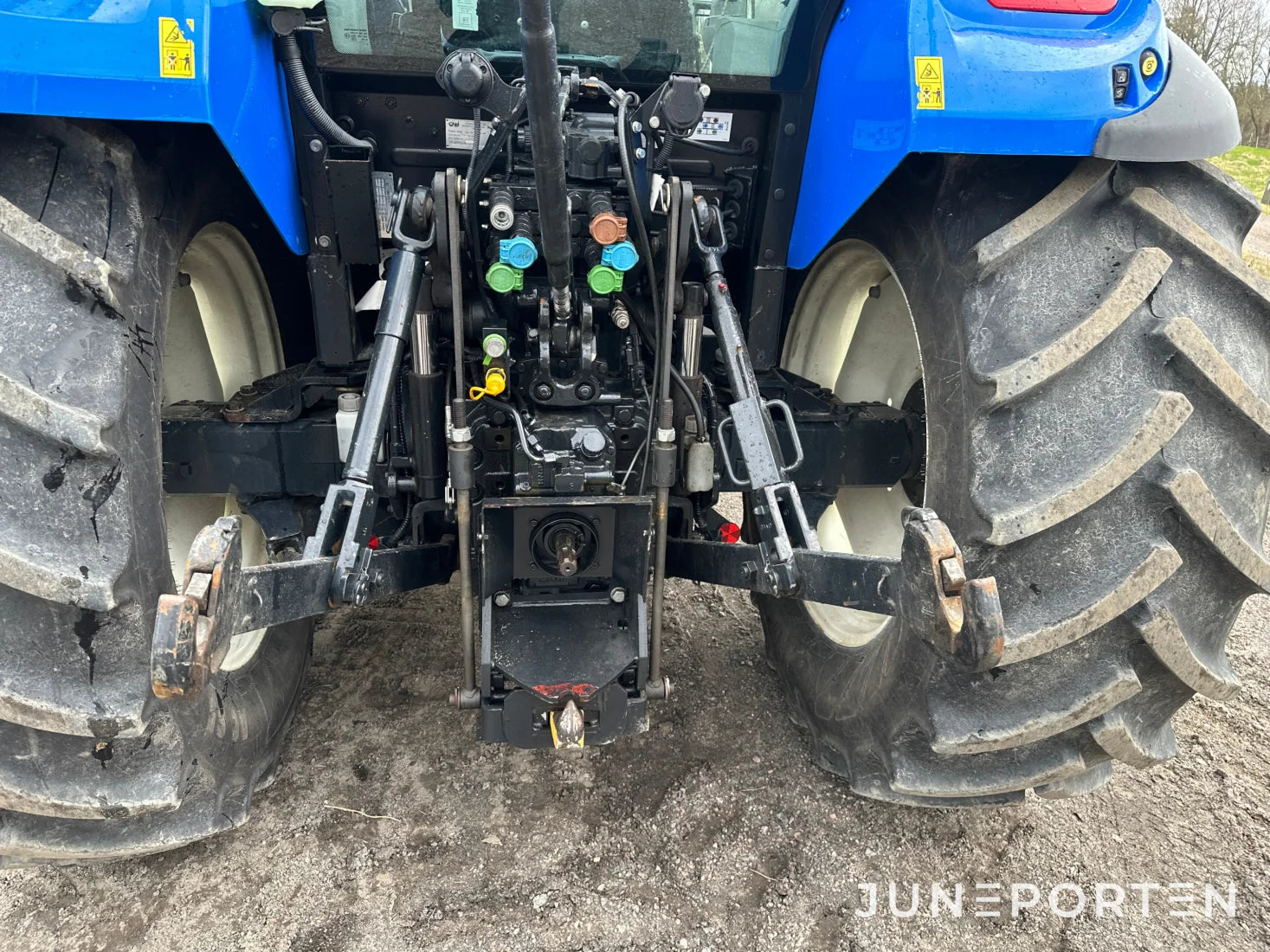 New Holland T5.115 med lastare