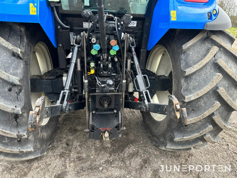 New Holland T5.115 med lastare