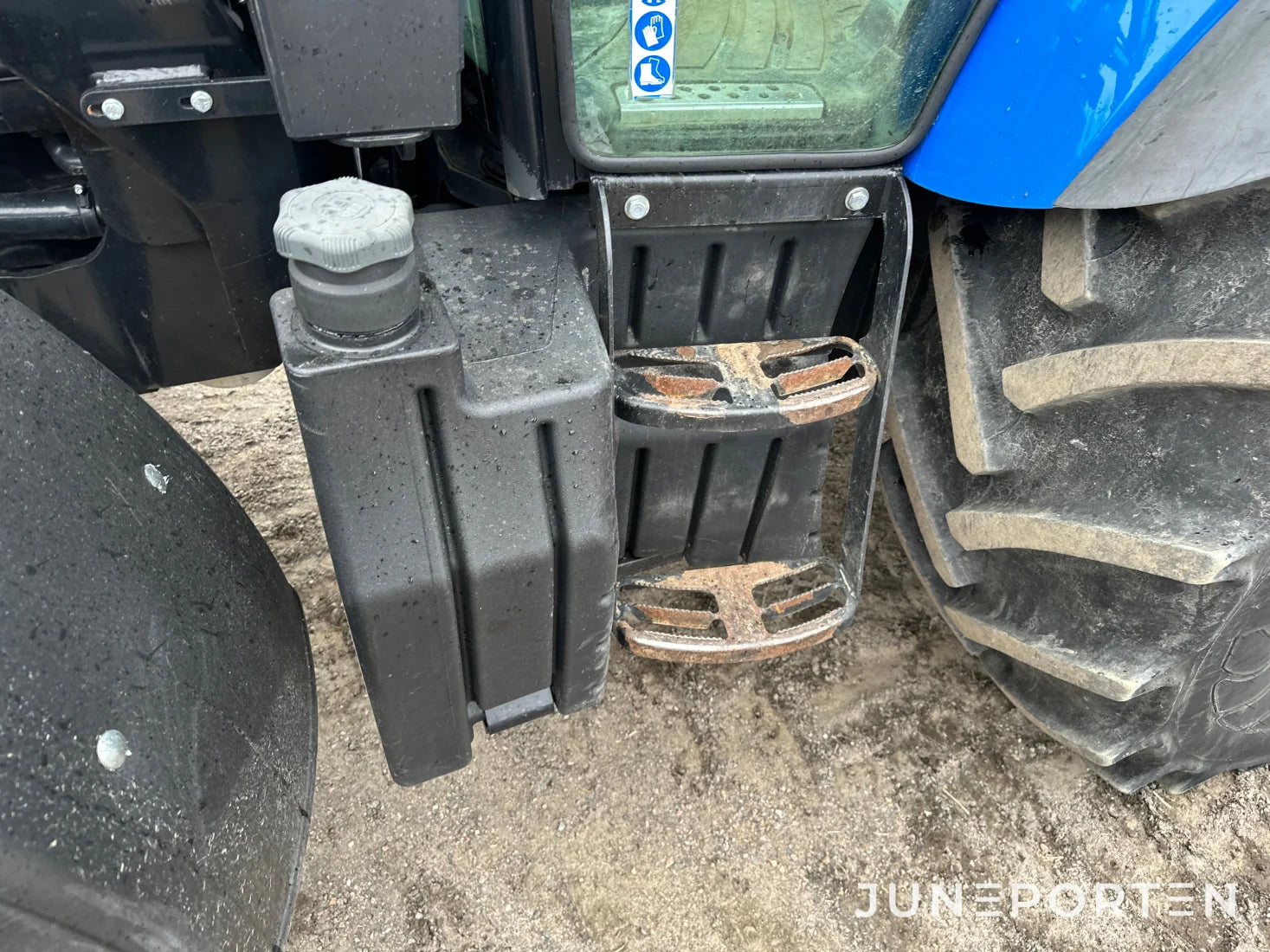 New Holland T5.115 med lastare