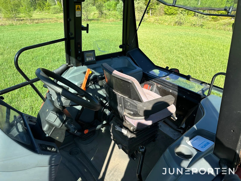 Skogsutrustad New Holland TL80 4WD