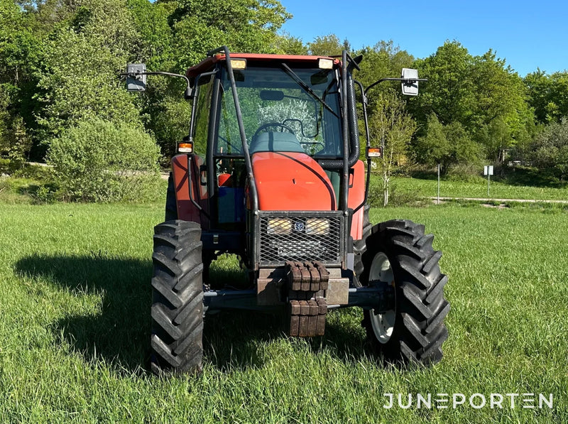 Skogsutrustad New Holland TL80 4WD