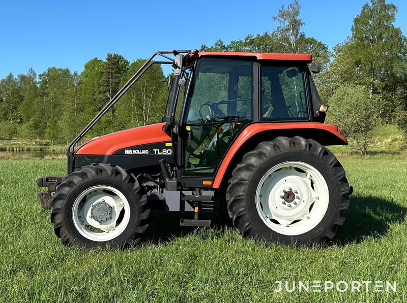 Skogsutrustad New Holland TL80 4WD