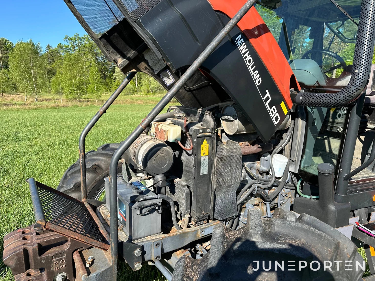 Skogsutrustad New Holland TL80 4WD