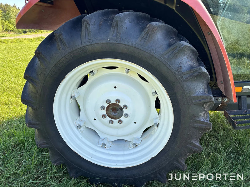 Skogsutrustad New Holland TL80 4WD