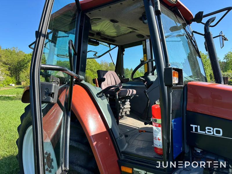 Skogsutrustad New Holland TL80 4WD